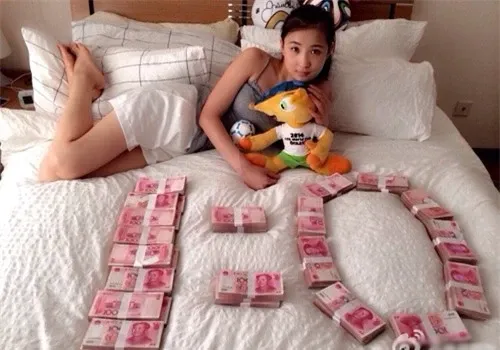 Đếm tiền giấy trong mơ