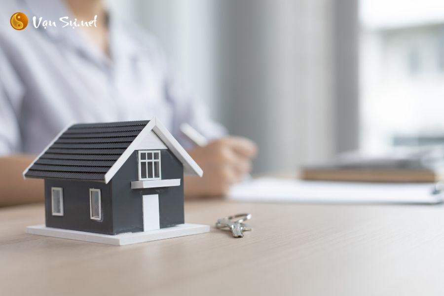 Giải mã giấc mơ làm nhà gỗ: Ý nghĩa và điềm báo