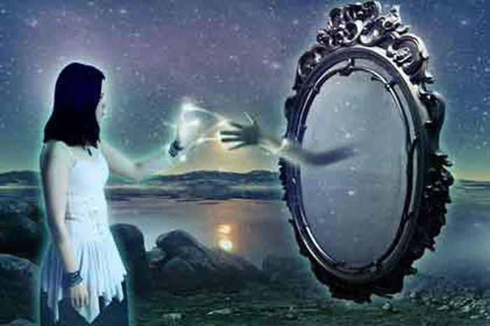 Mơ thấy ma nữ rượt đuổi trong nhà